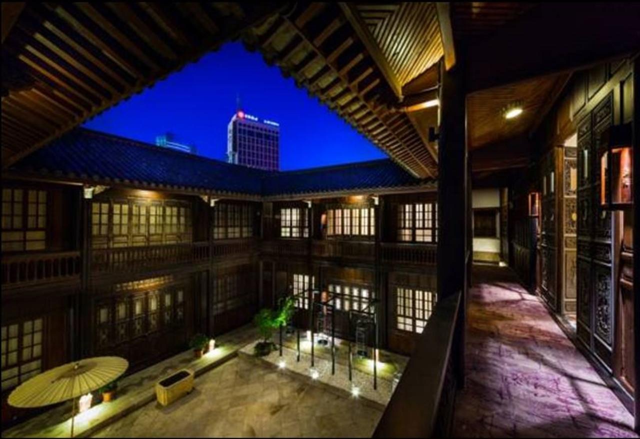 เดอะ ซิลเวอร์ เชสต์ บูทิก โฮเต็ล Hotel คุนหมิง ภายนอก รูปภาพ